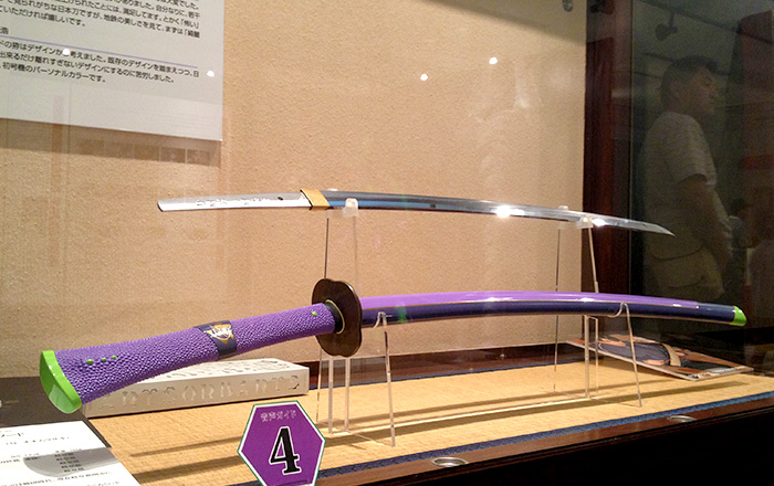 紫色の日本刀がかっこいい